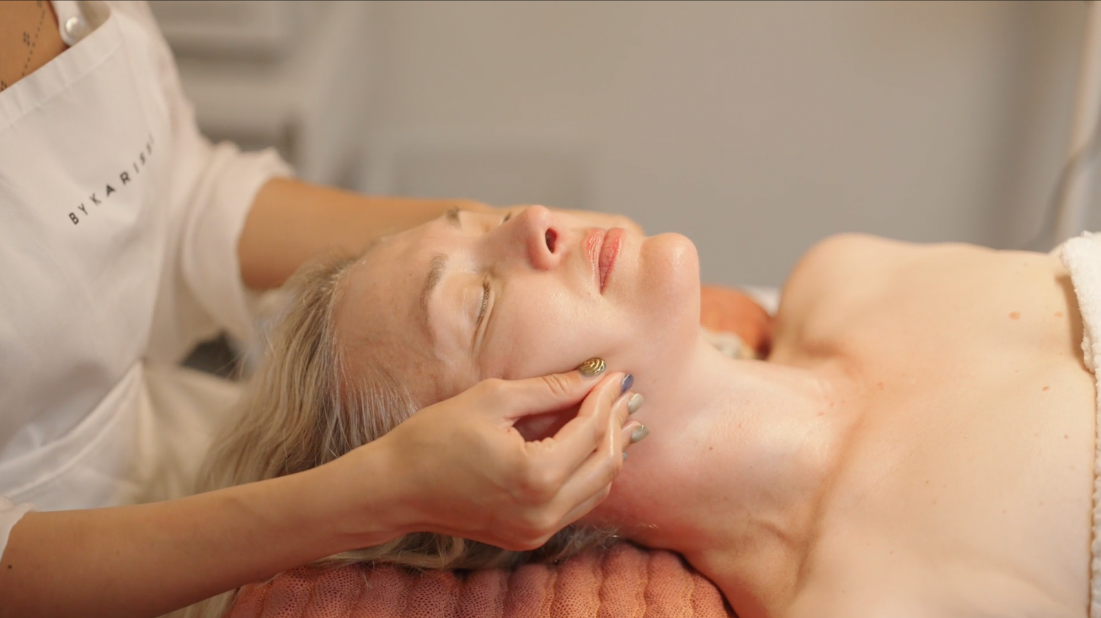 75 Minute | Custom Sculpt & Lift Facial